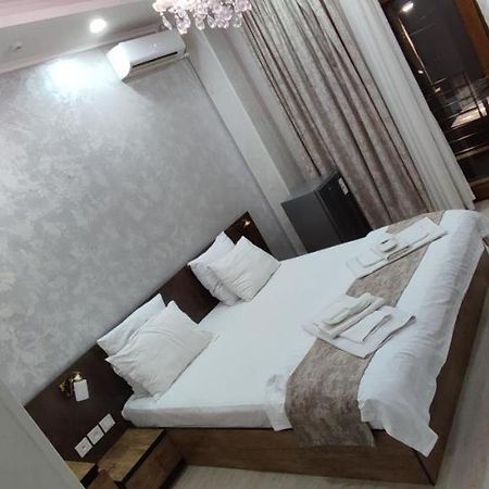 Art Rakat Hotel Tashkent Luaran gambar