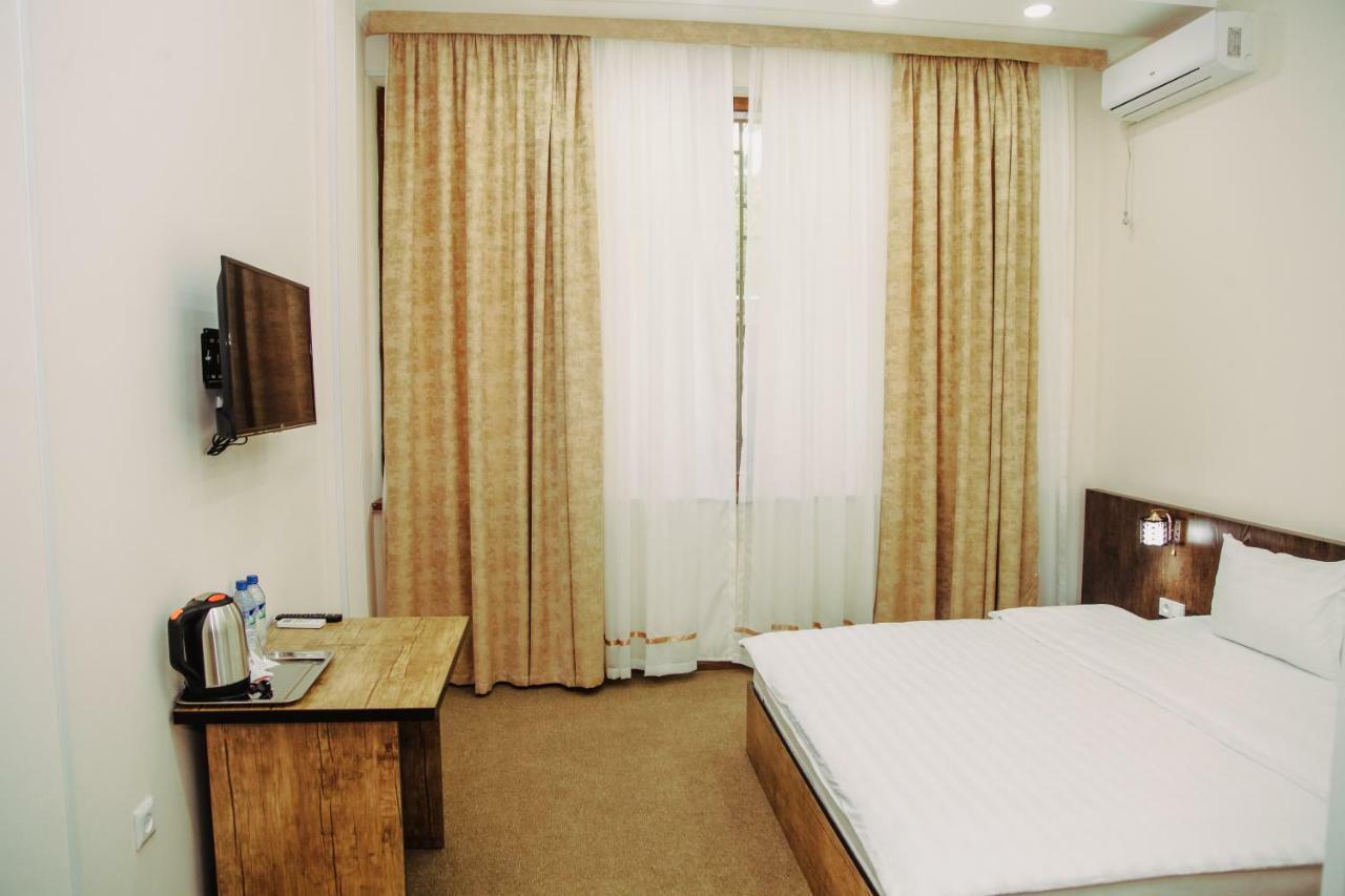 Art Rakat Hotel Tashkent Luaran gambar